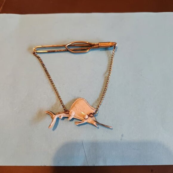Vintage Hanging Sailfish Tie Clip With Chain Necktie - BENEFITS RESCUE DOGS - Picture 3 of 5